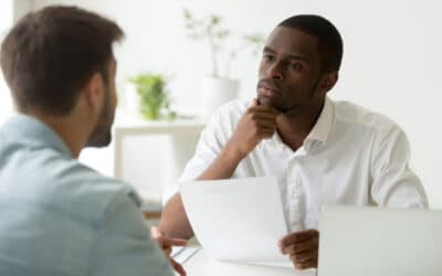 « Parlez-moi de vous » : comment se présenter en entretien ?